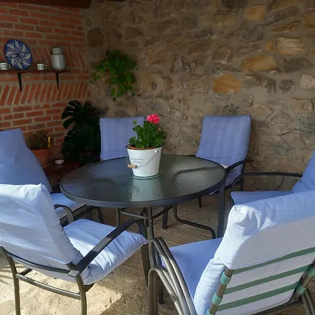 El Pino Hostel *