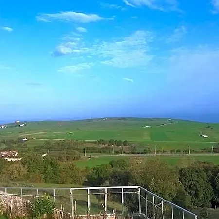 El Pino Hostel *